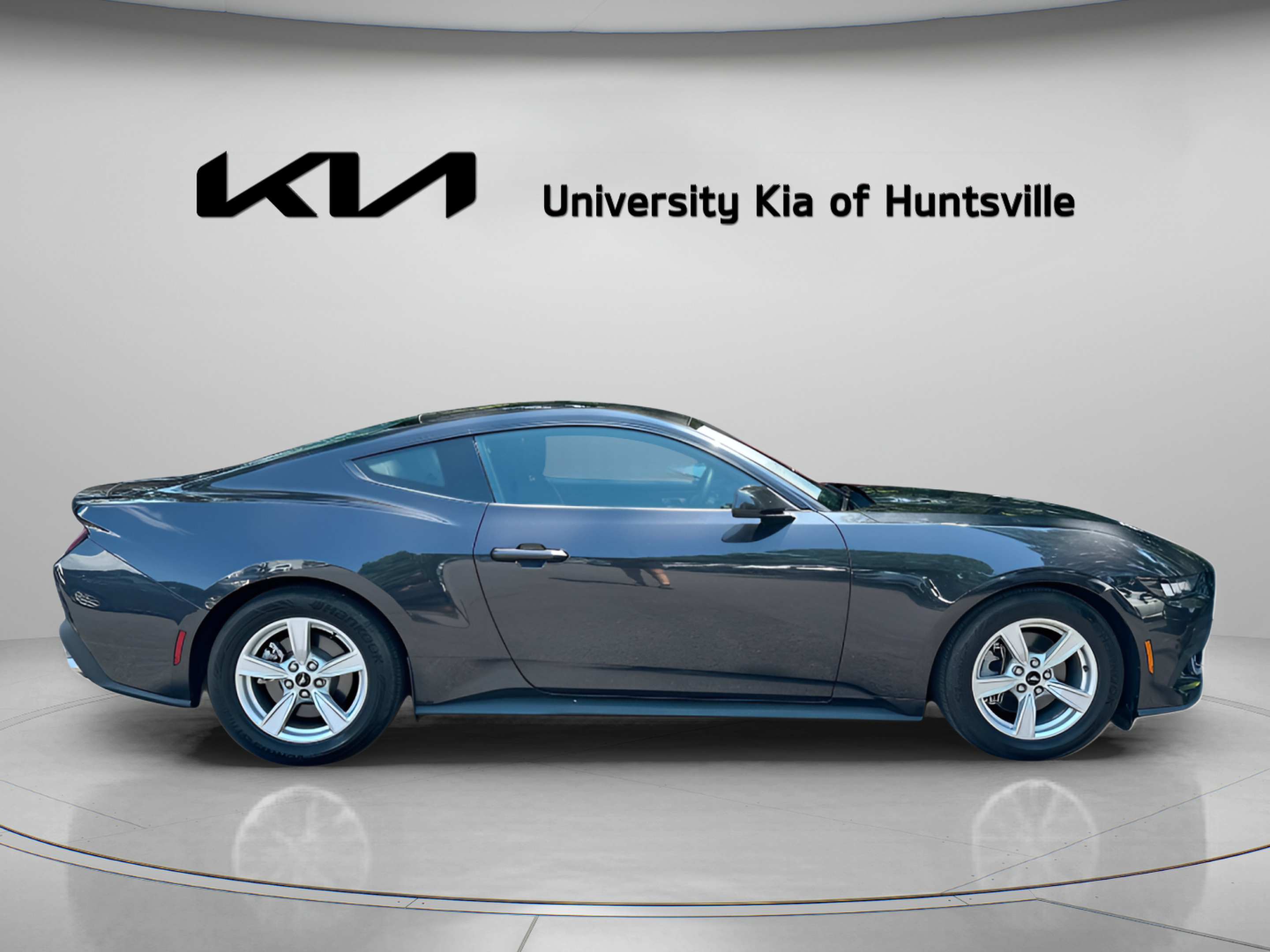 Used 2024 Ford Mustang Coupe RWD image 9