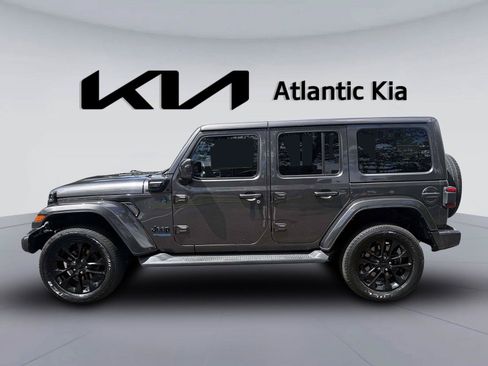 Used 2021 Jeep Wrangler Unlimited Sahara AWD/4WD image 11
