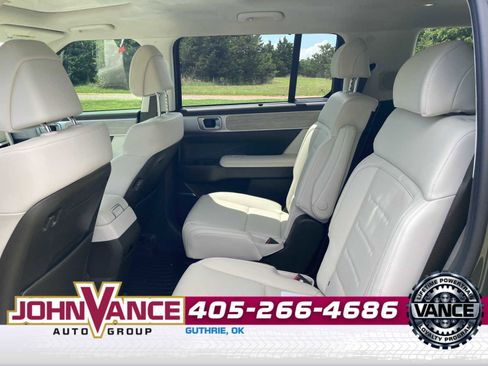 Used 2025 Hyundai Santa Fe Calligraphy AWD/4WD image 4