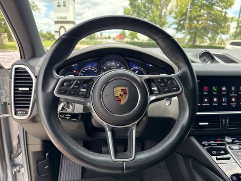 Used 2023 Porsche Cayenne AWD/4WD image 15