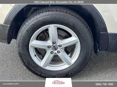 Used 2017 Ford Explorer XLT w/ Equipment Group 202A image 31