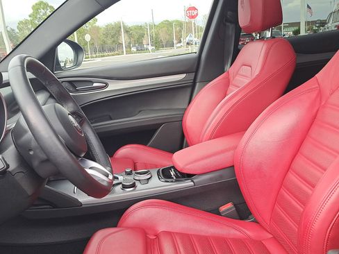 Used 2024 Alfa Romeo Stelvio Ti w/ Performance Driving Package image 14