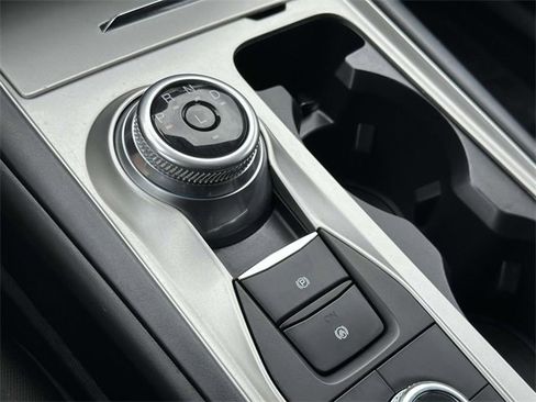 Used 2021 Ford Explorer XLT image 19