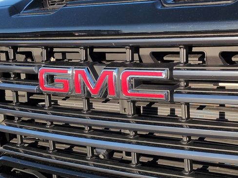 Used 2020 GMC Sierra 2500 AT4 w/ AT4 Premium Package image 15