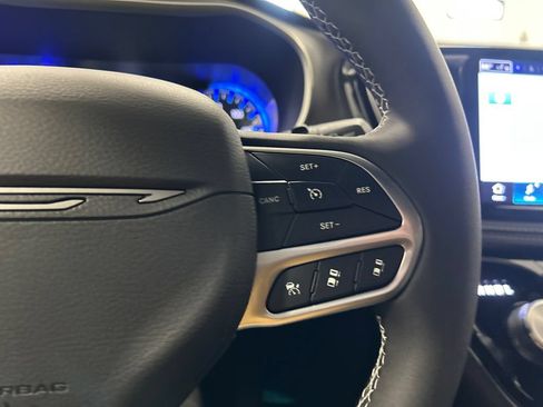 New 2027 Chrysler Pacifica Select FWD image 21