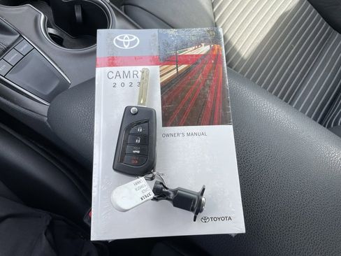 Used 2023 Toyota Camry SE image 39