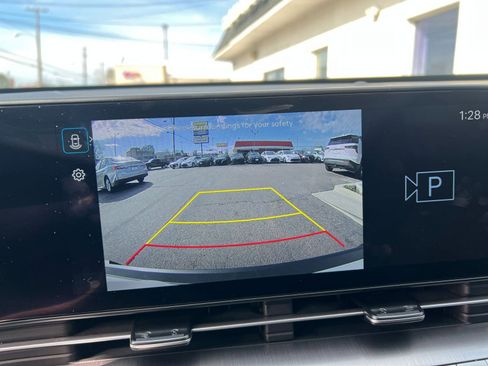 Used 2025 Hyundai Kona SEL image 17