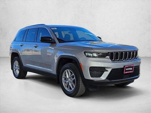 New 2025 Jeep Grand Cherokee Laredo X image 7