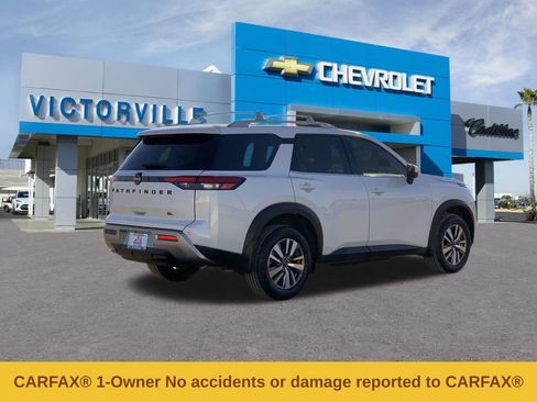 Used 2025 Nissan Pathfinder SL w/ Black Appearance Package FWD image 4