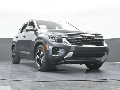 Used 2024 Kia Seltos EX FWD image 64