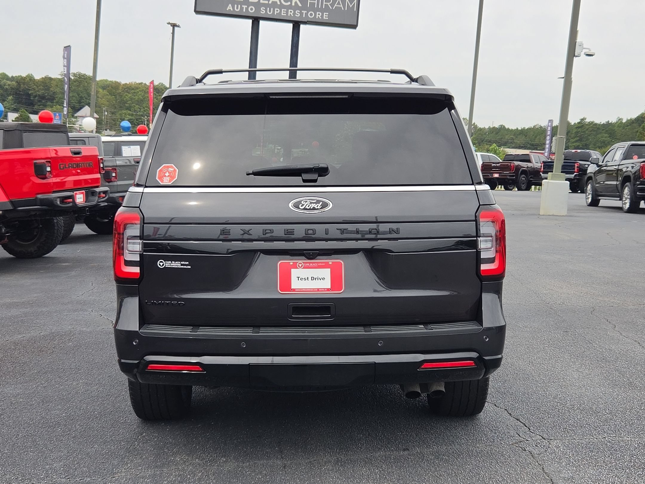 Used 2023 Ford Expedition Limited AWD/4WD image 6