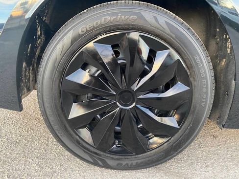 Used 2021 Toyota Corolla LE image 10