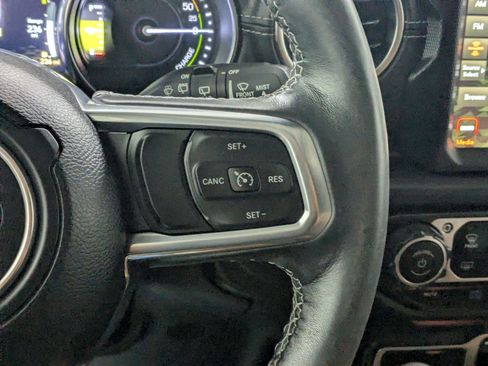 Used 2023 Jeep Wrangler Unlimited Sahara w/ Cold Weather Group AWD/4WD image 14