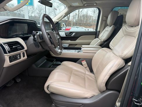 Used 2022 Lincoln Navigator L Reserve image 17