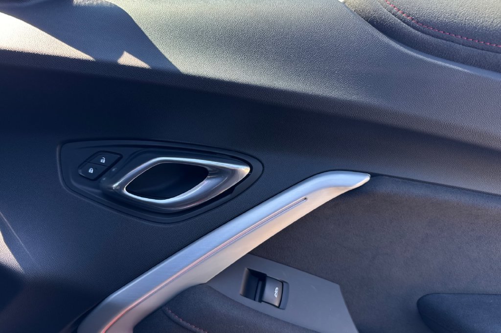 Used 2018 Chevrolet Camaro ZL1 RWD image 18