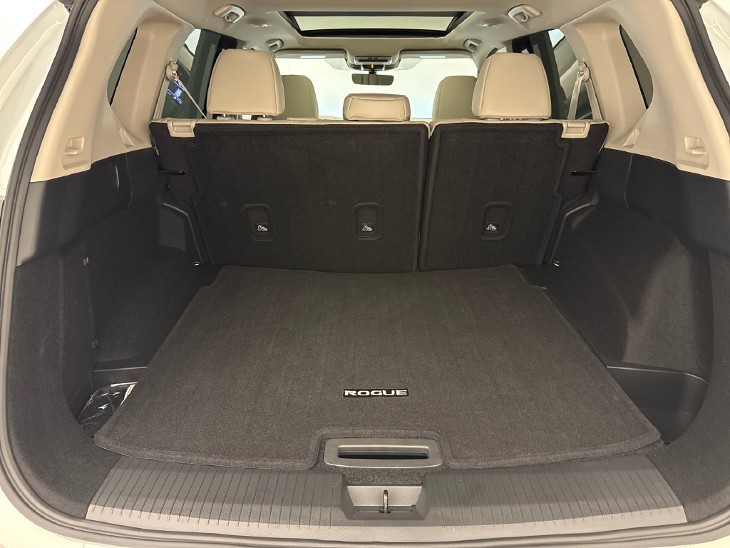 Used 2026 Nissan Rogue Dark Armor FWD image 11