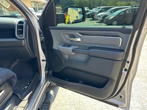 Used 2019 RAM 1500 Big Horn AWD/4WD image 18