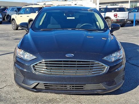 Used 2020 Ford Fusion SE image 2