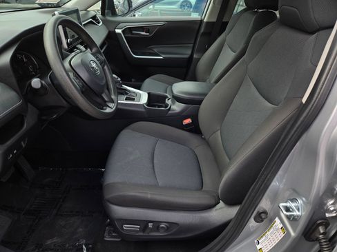 Certified 2025 Toyota RAV4 XLE AWD/4WD image 15