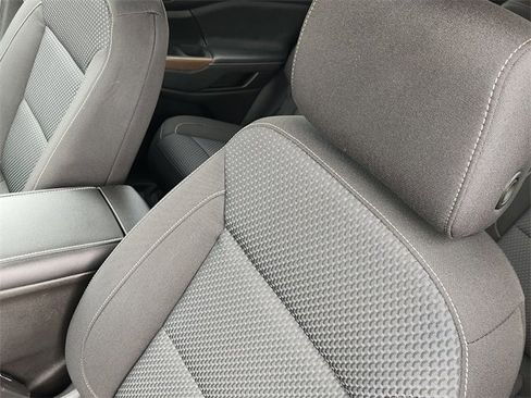 Used 2023 GMC Acadia SLE w/ Driver Convenience Package image 24