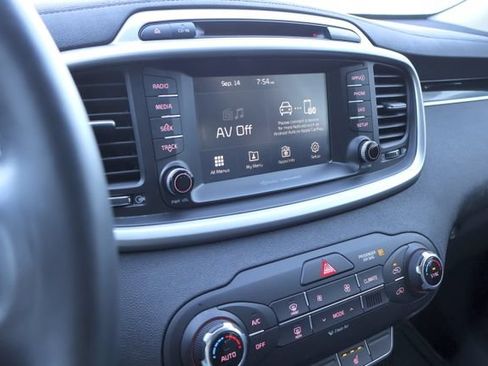 Used 2018 Kia Sorento AWD image 14
