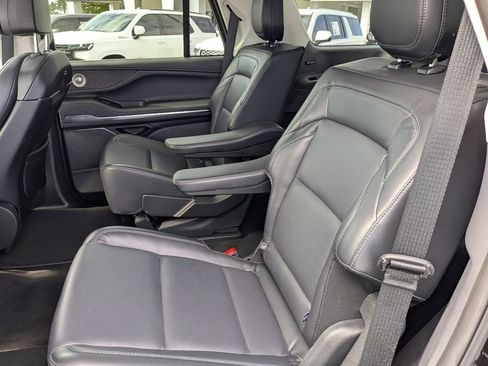 Used 2025 Lincoln Navigator Reserve AWD/4WD image 14