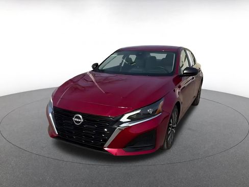 Used 2025 Nissan Altima 2.5 SV image 7