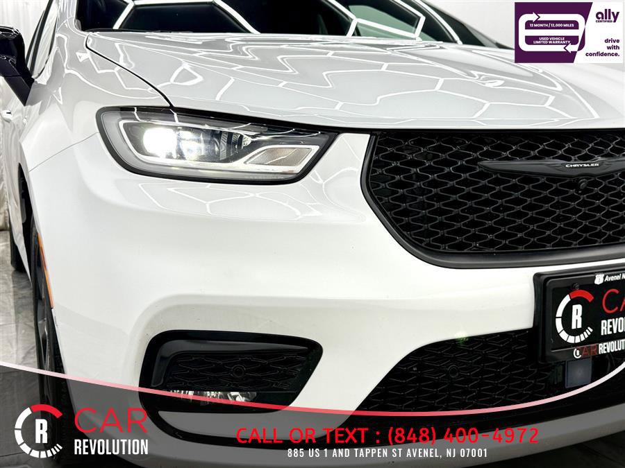 Used 2024 Chrysler Pacifica Limited FWD image 45