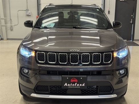 Used 2023 Jeep Compass Limited w/ Sun and Sound Group AWD/4WD image 2
