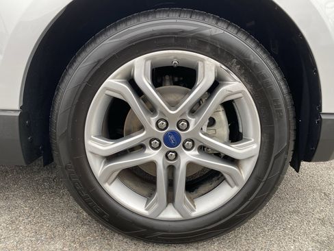 Used 2017 Ford Edge Titanium FWD image 10