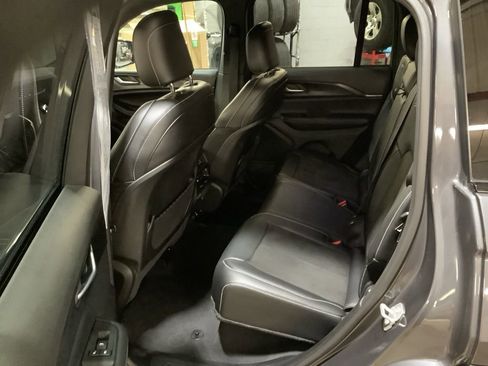 Used 2023 Jeep Grand Cherokee Altitude image 18