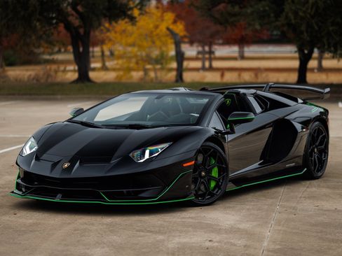 Used 2021 Lamborghini Aventador SVJ image 6