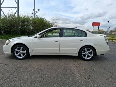Used 2005 Nissan Altima 3.5 SE w/ (M01) Sport Pkg FWD image 5