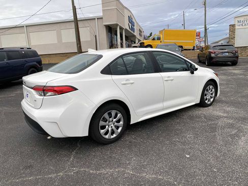 Used 2024 Toyota Corolla LE image 5