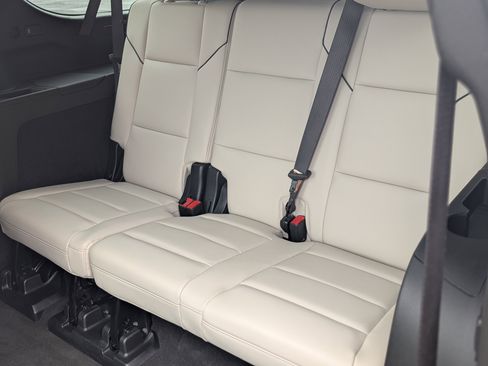 Used 2024 Cadillac Escalade ESV Sport w/ LPO, ONYX Package image 19