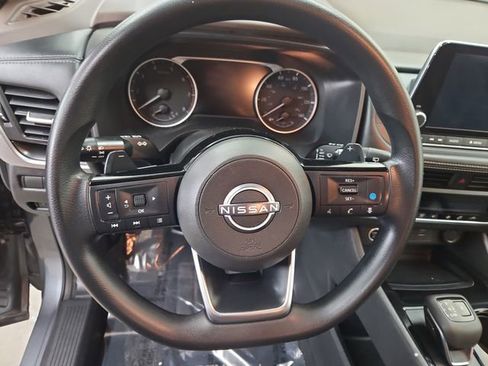 Used 2023 Nissan Rogue SV image 25