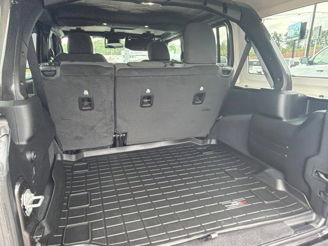 Used 2024 Jeep Wrangler Unlimited Sport AWD/4WD image 15