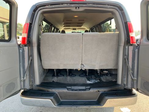 Used 2017 Chevrolet Express 3500 LT w/ LT Preferred Equipment Group RWD image 36