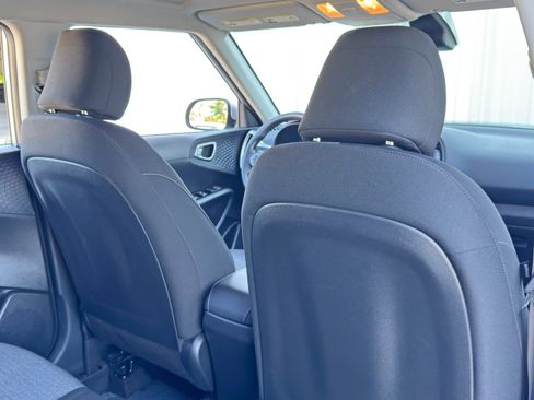 Used 2021 Kia Soul S image 28