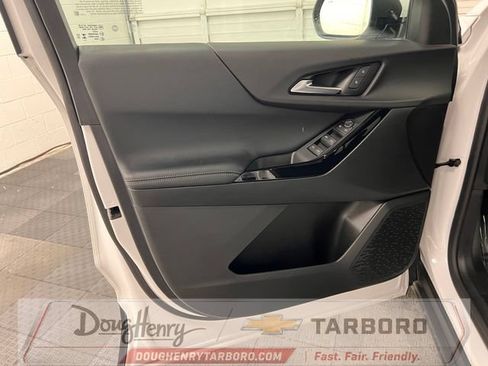 Used 2025 Chevrolet Equinox LT FWD image 27