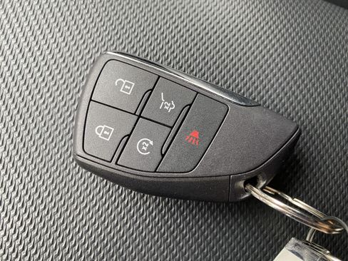 Used 2025 Chevrolet Equinox LT w/ Convenience Package II AWD/4WD image 37