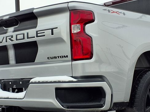 Used 2021 Chevrolet Silverado 1500 Custom w/ Rally Edition image 23