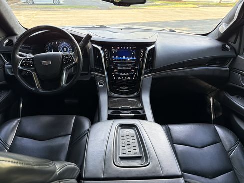 Used 2016 Cadillac Escalade Platinum image 18