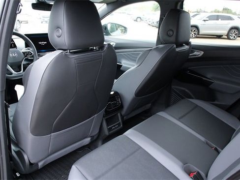 New 2025 Volkswagen ID.4 Pro S image 24