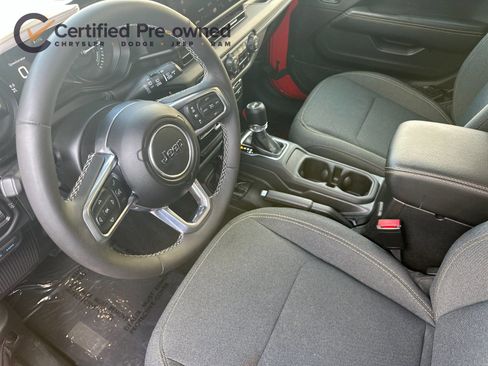 Used 2025 Jeep Wrangler Unlimited Sahara w/ Safety Group AWD/4WD image 11