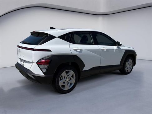 New 2027 Hyundai Kona SE FWD image 5