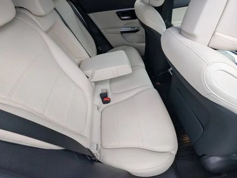 Used 2023 Mercedes-Benz GLC 300 image 14