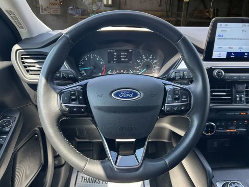 Used 2022 Ford Escape SEL image 19