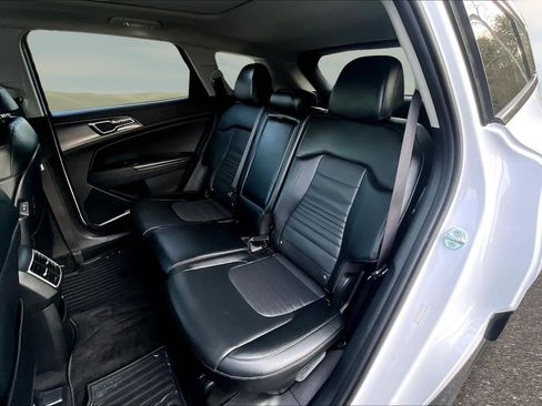 Used 2023 Kia Sportage SX image 14