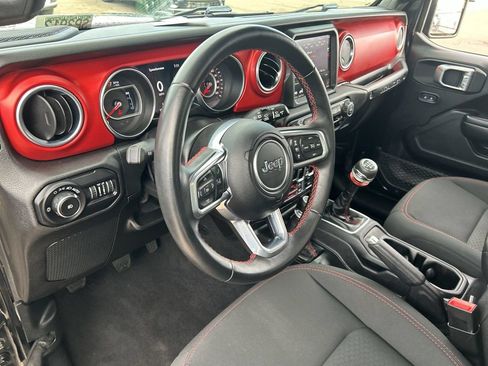 Used 2021 Jeep Wrangler Unlimited Rubicon AWD/4WD image 14